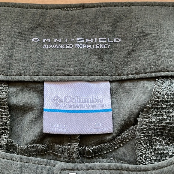 Columbia Women's Saturday Trail II Convertible Hiking Pants in Olive Grn 10 Reg - Picture 4 of 16